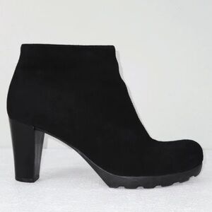 La CANADIENNE Black Suede Ankle Booties